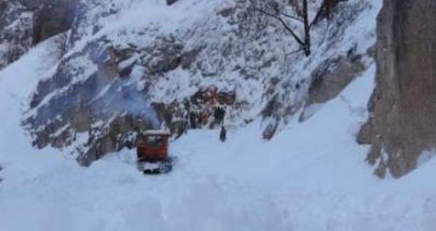 Rayonlara yağan qar fəsadlar törətdi - Kəndlər işıqsız qaldı - VİDEO