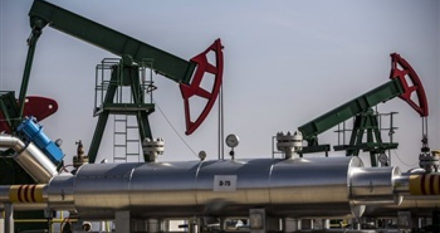 Azerbaijani oil price nears $54
