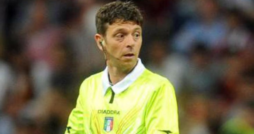 FİFA referisini qarət etdilər