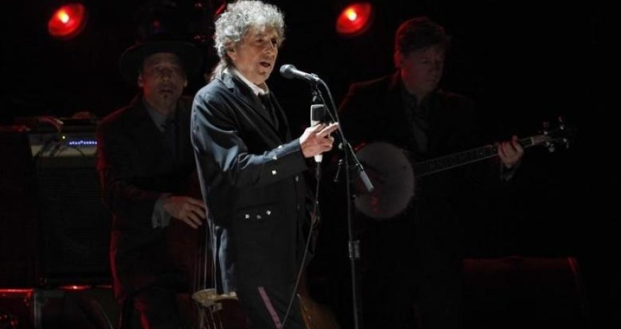 Swedish Academy says up to Dylan if he wants to come to receive Nobel Prize