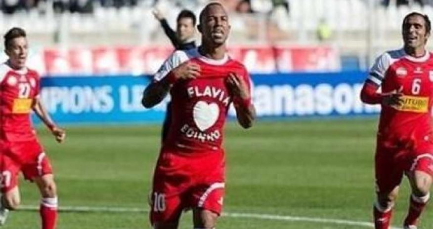 “Traktor Sazi” lider oldu