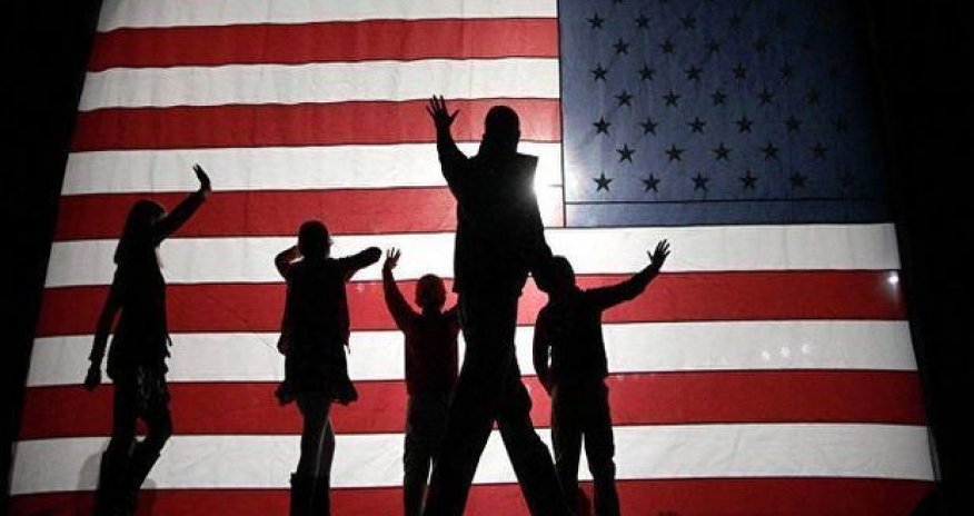 ABŞ İrana qarşı sanksiyaların müddətini artırıb