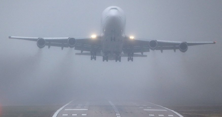 Экстремальная посадка самолета в тумане - ВИДЕО