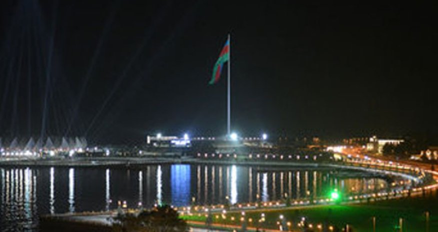 Məşhur aktrisa Bakıya gəlir