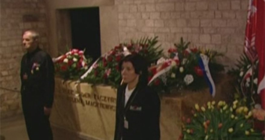 Эксгумировано тело экс-президента - ВИДЕО