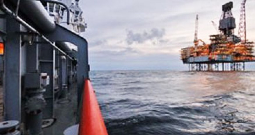 SOCAR commissions new oil well in Caspian Sea