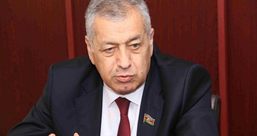 Vahid Əhmədov: Təhsil və səhiyyə işçilərinin maaşı artırılmalıdır