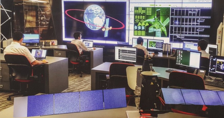 Milli poçtun yubileyinə həsr olunan sərgi - FOTOLAR