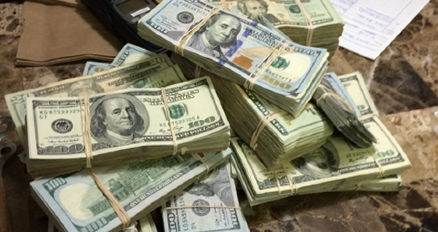 Bulk cash  seizure at Baku airport