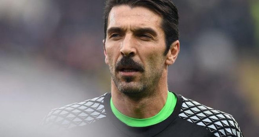 Buffon bunu da bacardı