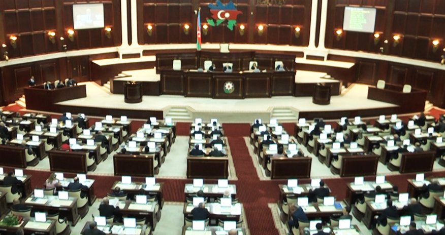 Azerbaijani parliament passes bill on cost of living for 2017