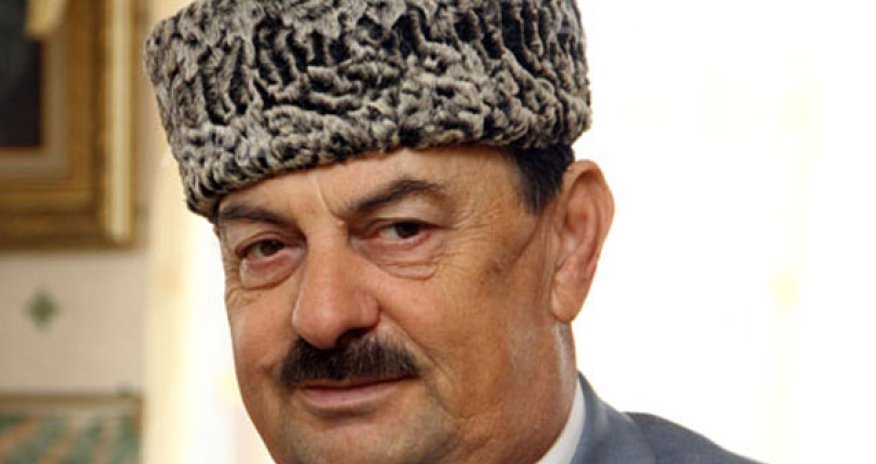 Ağaxan Abdullayev vəfat edib