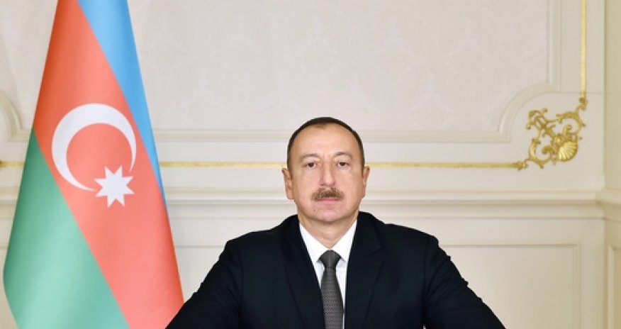 Президент Ильхам Алиев поздравил азербайджанский народ