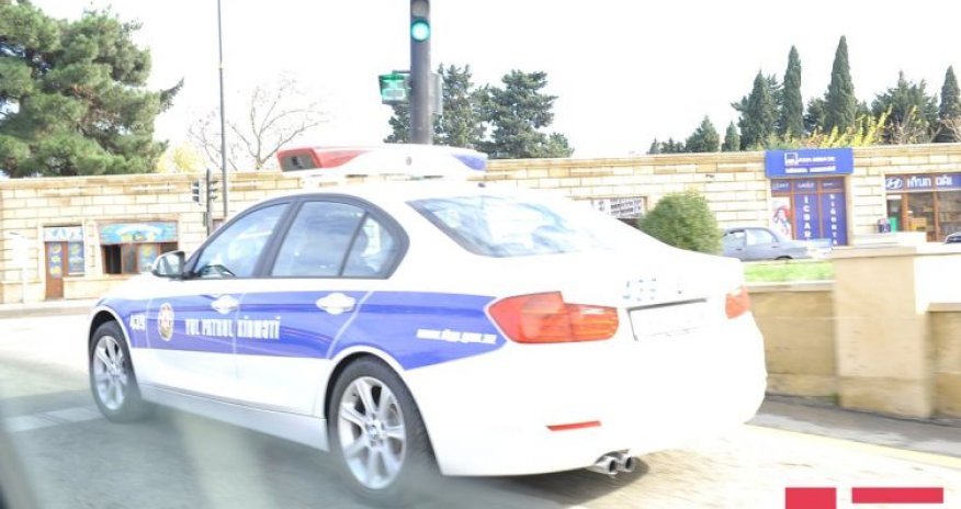 Polis İdarəsinin həyətində yanğın: İki avtomobil yandı 