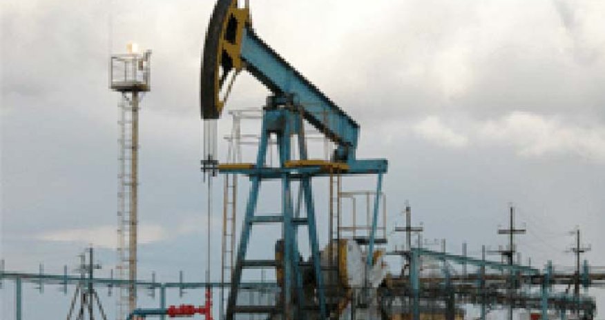 Oil rises with Wall Street, and as Saudi trims exports to Asia