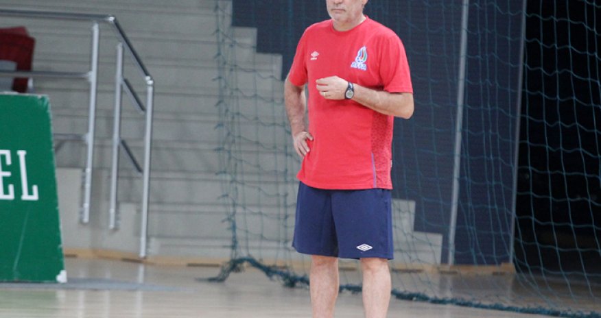 Azərbaycan millisinin baş məşqçisi istefa verdi