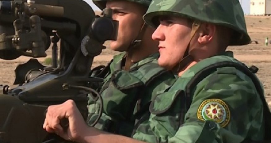 Silah tuta bilməyən əsgər belə dəyişdi - VİDEO