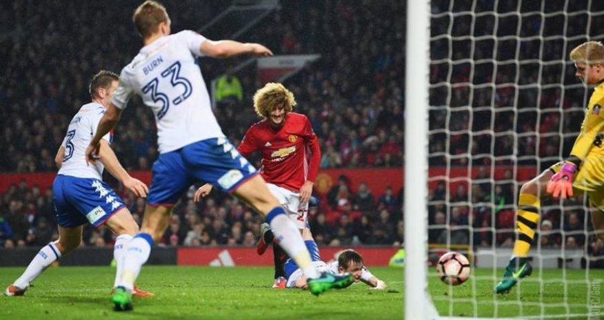 “Mançester Yunayted” növbəti mərhələdə - Video