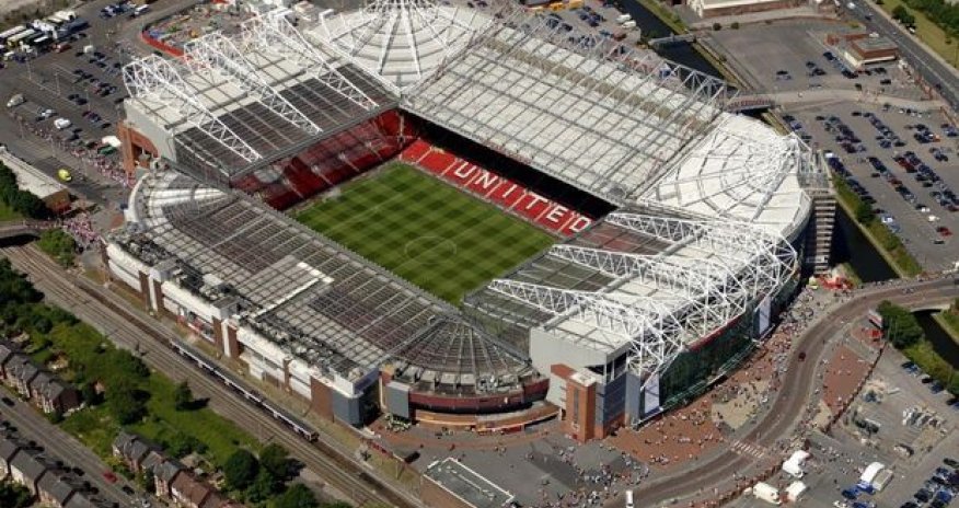 “Mançester Yunayted”in stadionu yanır