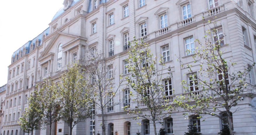 Azerbaijani finance ministry to put up manat bonds for auction