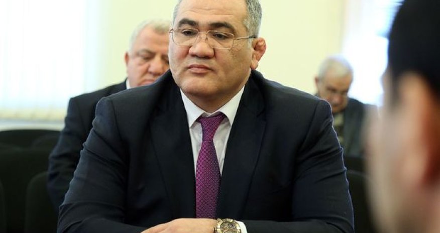 Фирдовси Умудов о скандале с флагом в Иране