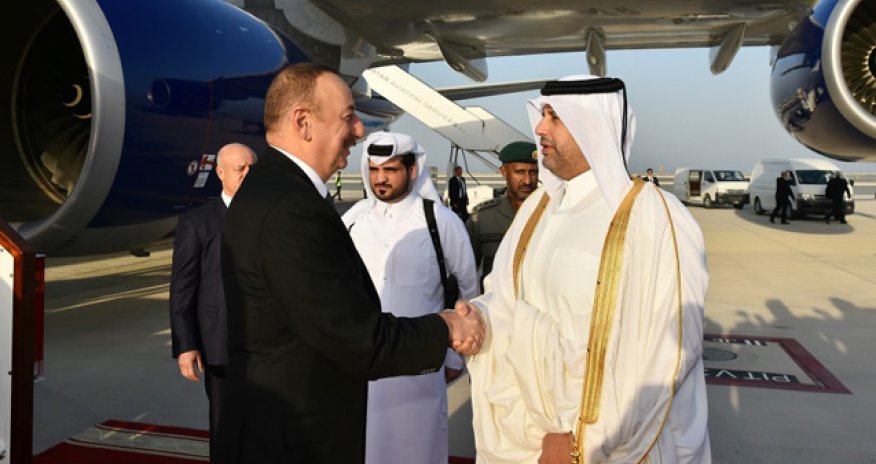 Президент отправился в Катар -  ФОТО