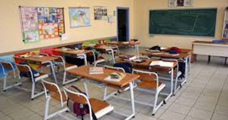  Direktor valideynlərdən rüşvət yığır - VİDEO