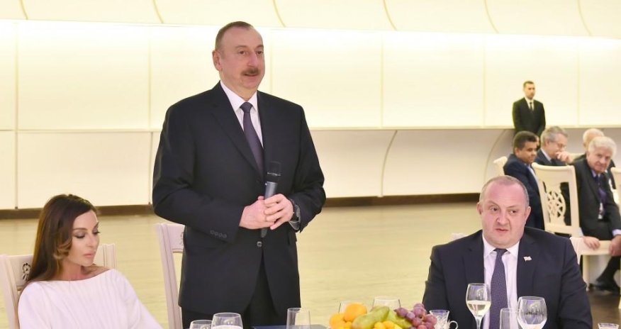 Prezident İlham Əliyev: Azərbaycan üçün Heydər Əliyev xalqımızı baş verə biləcək bir çox faciəvi hadisələrdən xilas etmiş bir liderdir