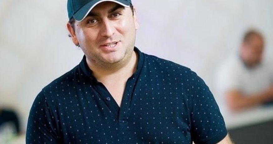 Müğənnidən Tolikə Novruz hədiyyəsi: Brilliant qolbağ