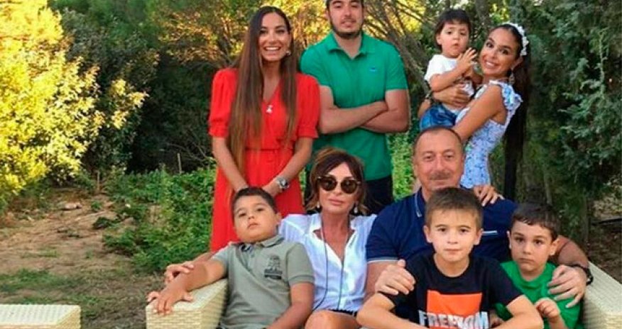 Prezident ailləsində xoş gün - FOTOLAR