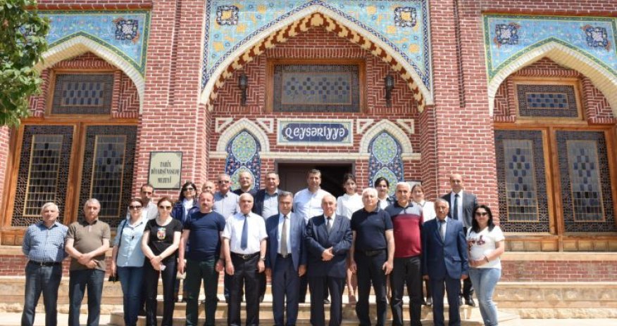 Naxçıvanda səfərdə olan KİV rəhbərləri Ordubadın tarixi abidələri ilə tanış olublar