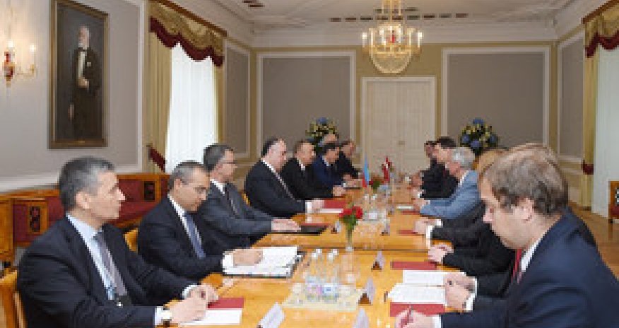 Azərbaycan və Latviya prezidentlərinin geniş tərkibdə görüşü olub