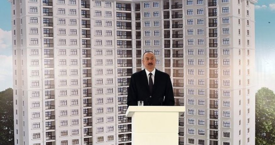 İlham Əliyev jurnalistlər üçün tikilmiş binanın açılışında iştirak edir – FOTOLAR