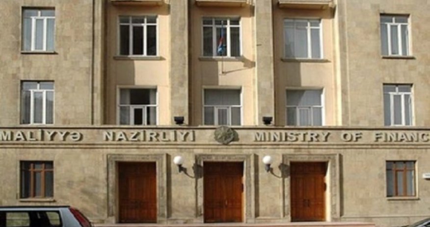 Maliyyə Nazirliyində biabırçı görüntü- FOTO