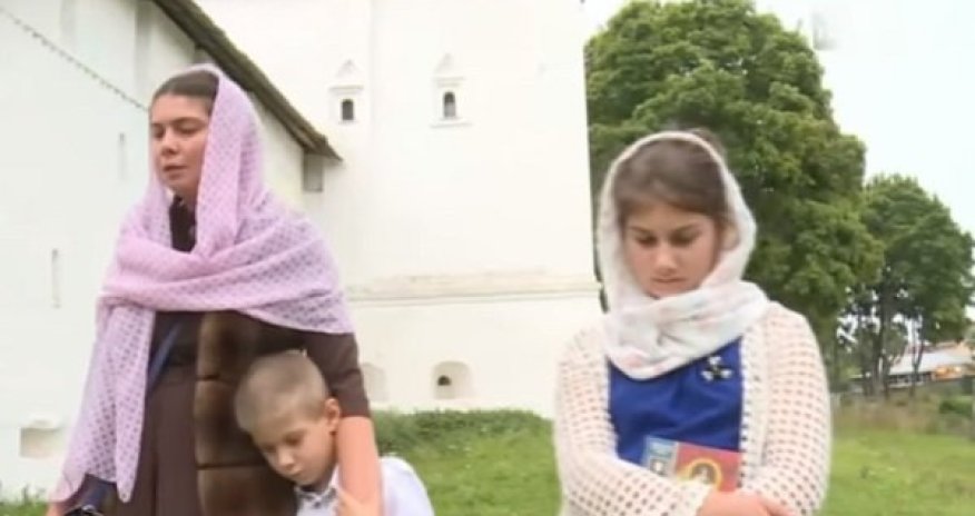 Сын Тельмана Исмаилова выкинул на улицу жену и детей