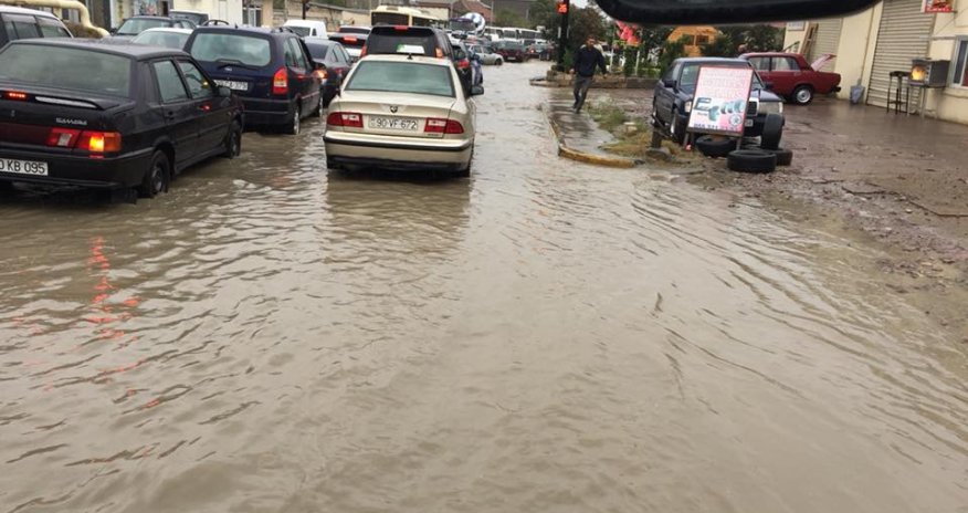 Binəqədini su basıb - FOTO