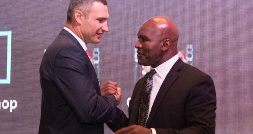 Əfsanəvi boksçular Bakıya toplaşdı – FOTO