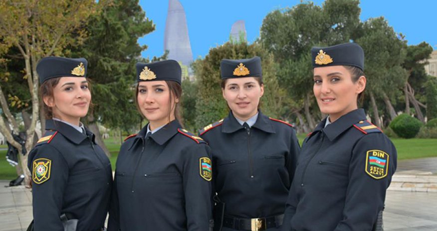 Bulvarda qadın polislər xidmətə başladı - NƏHAYƏT Kİ...