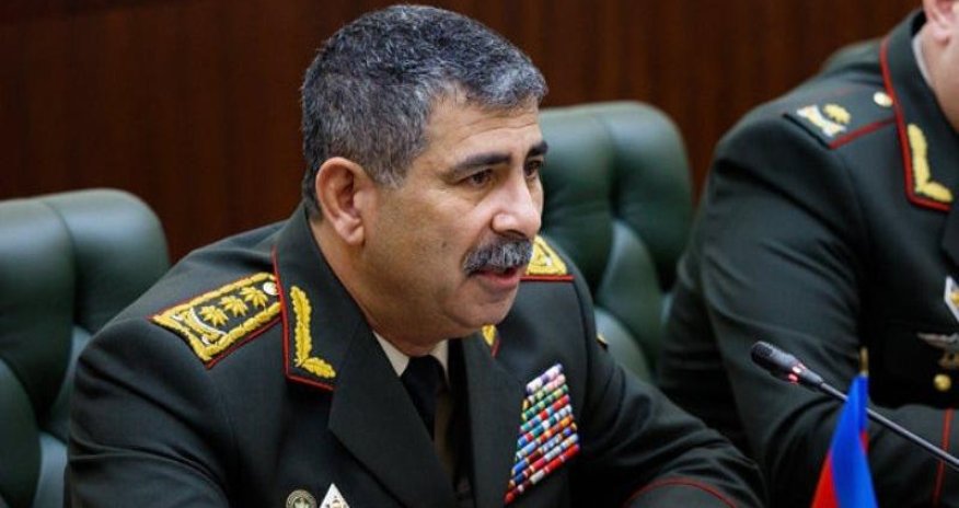 Zakir Həsənov Sarkisyanın köməkçisinə YERİNİ GÖSTƏRDİ - FOTO