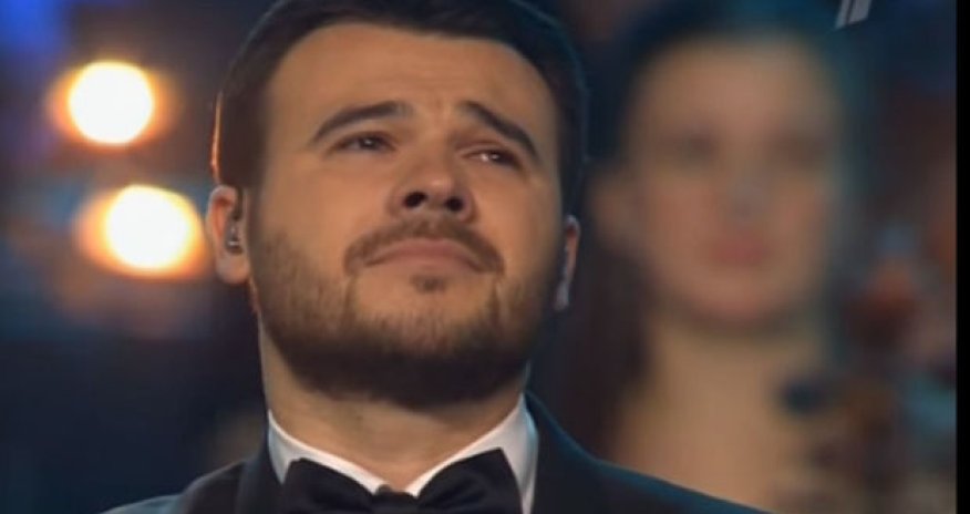 Emin Ağalarov Müslüm Maqomayevə həsr olunmuş konsertdə kövrəldi – VİDEO