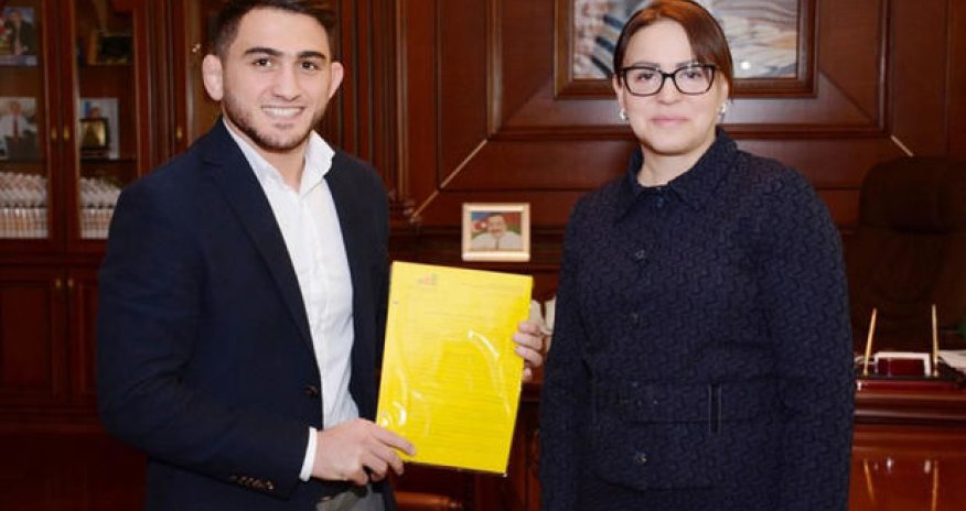 Azərbaycanlı güləşçiyə ev verildi