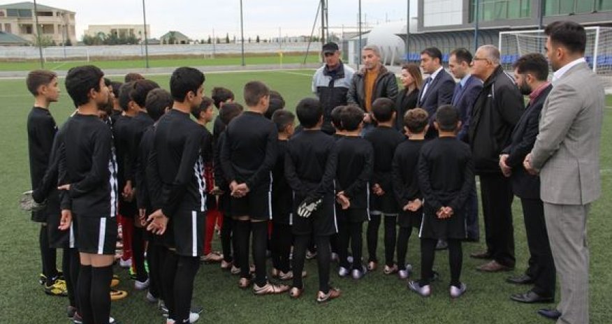 Leyla Əliyevadan gənc futbolçulara dəstək - FOTO
