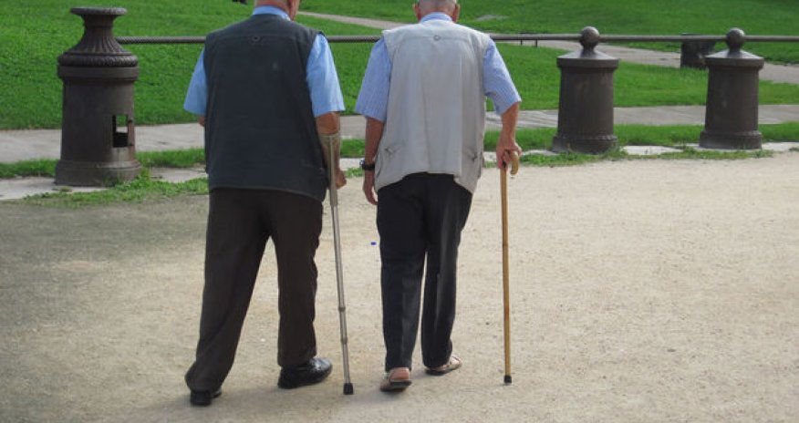 Azərbaycanda yaşlı insanların sayı artır