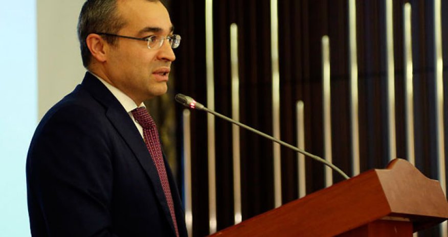 Yeni nazir kollektivə təqdim olundu