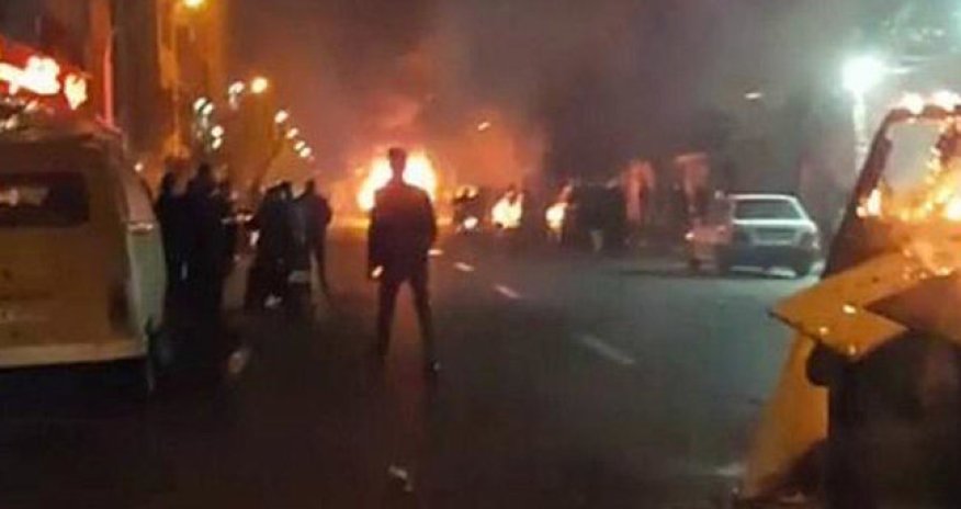 İran ayaqda: Ordu Əhvaza yeridildi