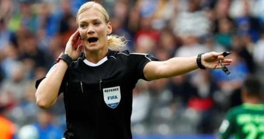 Çempionlar Liqasında ilk qadın hakim