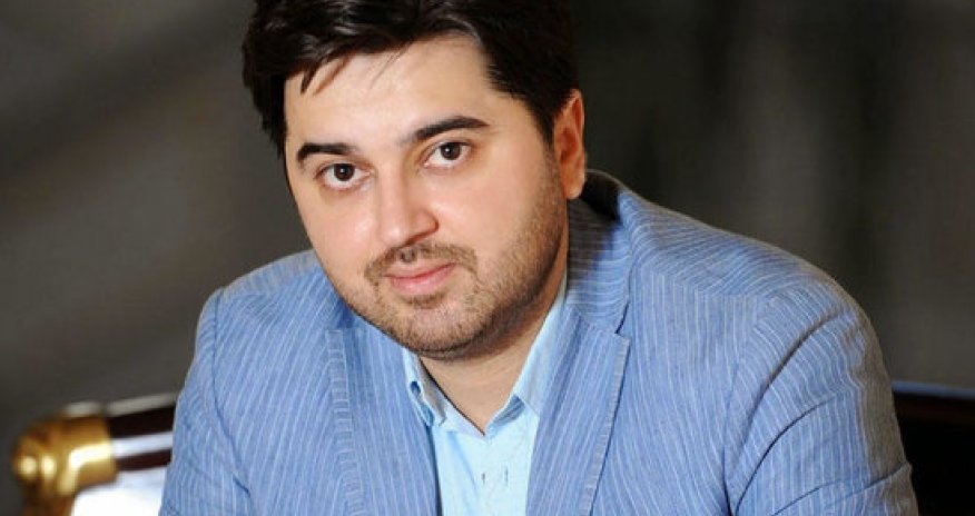 Azərbaycanlı məşhur müğənni ailəsindən gizlin ailə qurdu - FOTO