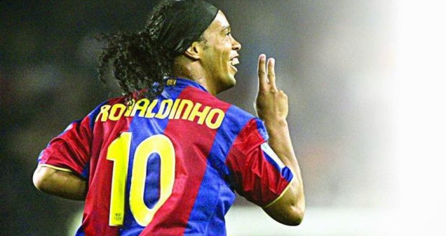 Ronaldinyo karyerasını bitirdi