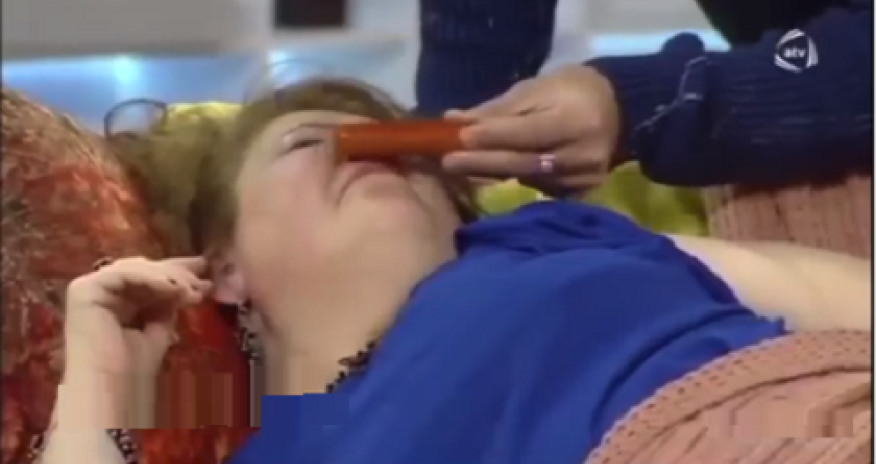 Zaurun verilişində biabırçılıq: Reklam, yoxsa pornoqrafiya? – VİDEO