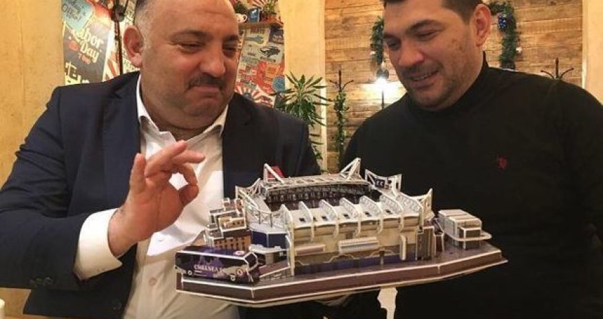 Азербайджанский судья готовит макеты известных стадионов